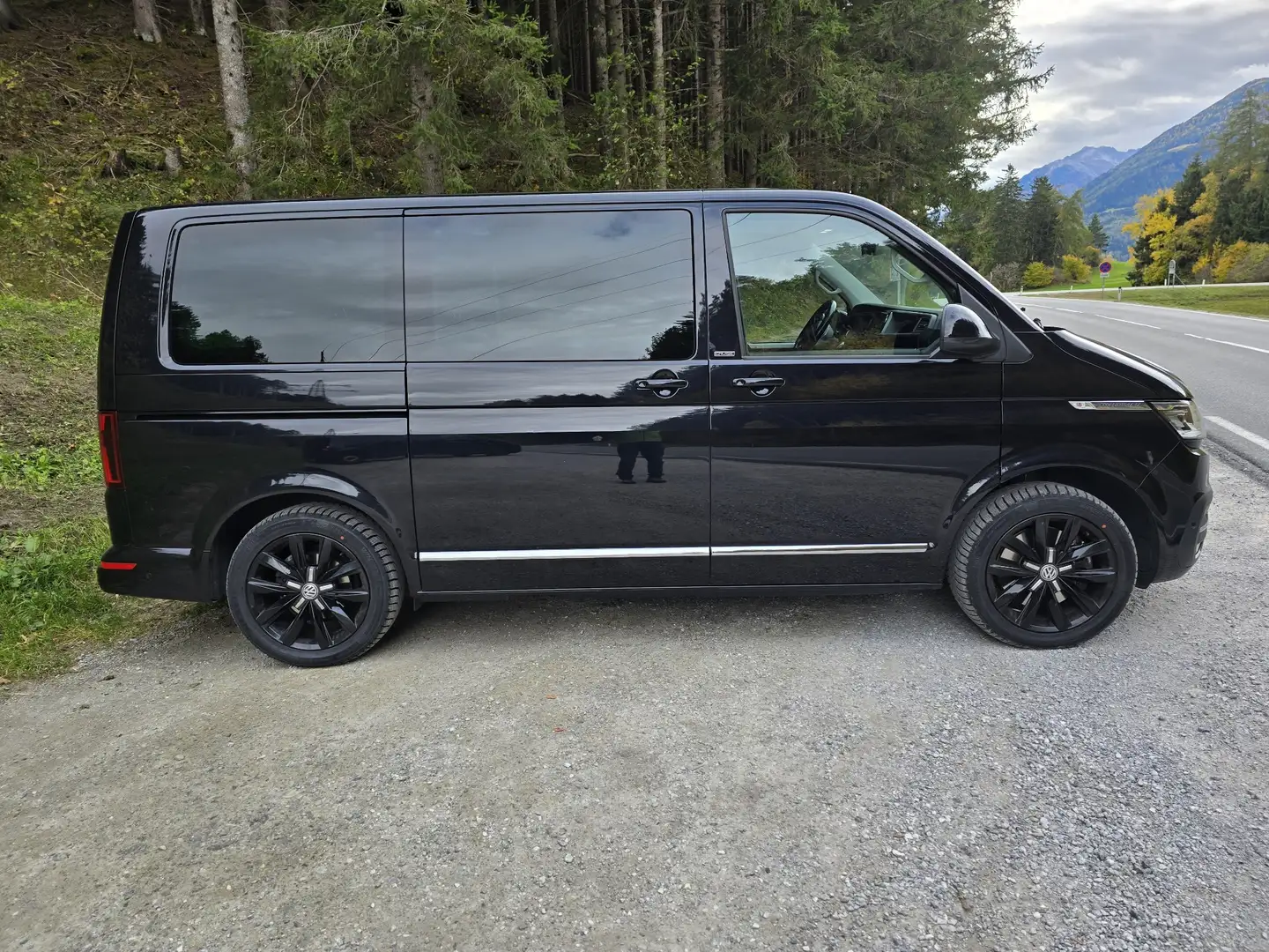 Volkswagen T6.1 Multivan Cruise Schwarz - 1