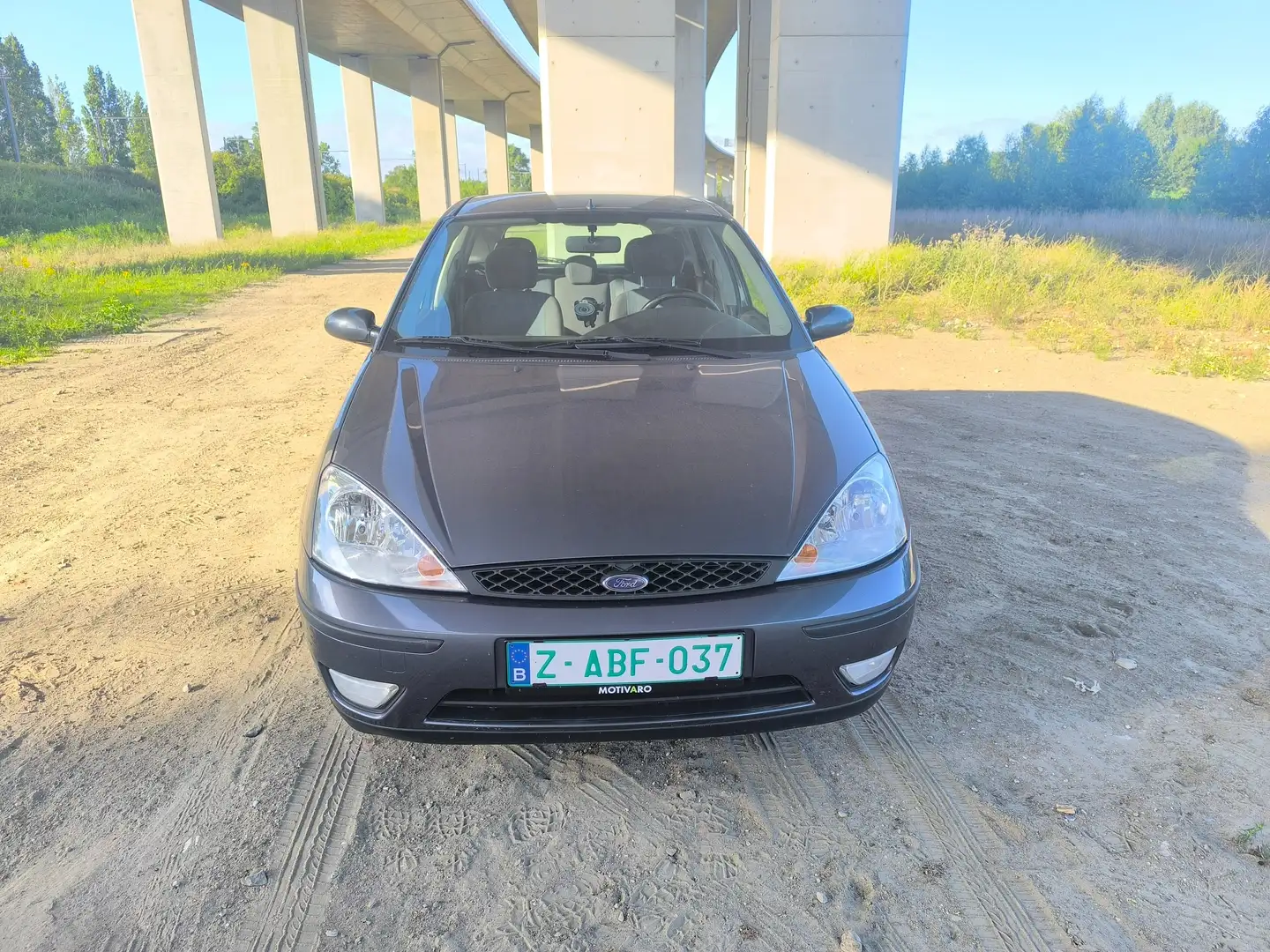 Ford Focus LEZ OK! 1 jaar GARANTIE! TREKHAAK! Gris - 2