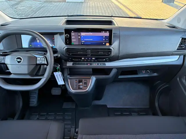 Opel Vivaro Kombi XL 2.0 Diesel Automatik 177 PS / 9-Sitzer... Ansicht 6
