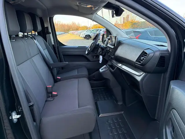 Opel Vivaro Kombi XL 2.0 Diesel Automatik 177 PS / 9-Sitzer... Ansicht 10