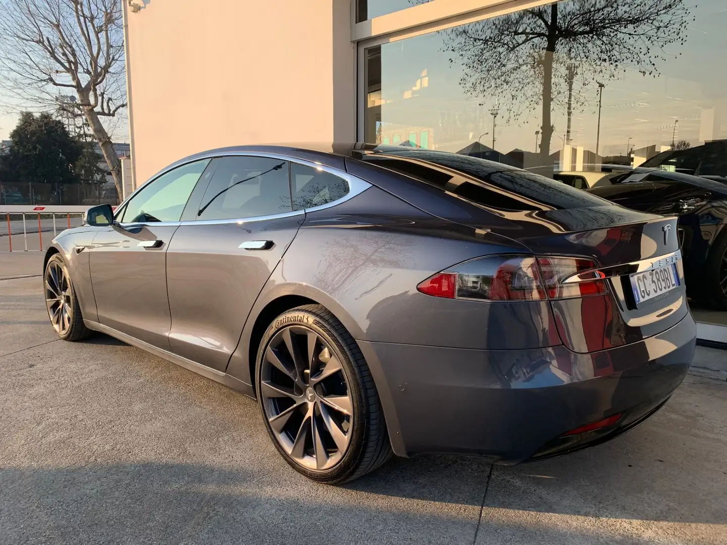 Tesla Model S 100 D long range - 1