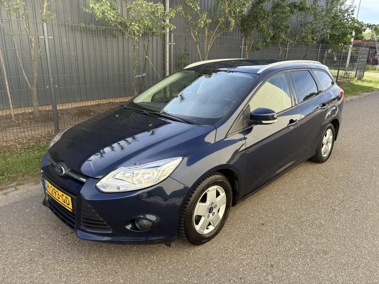 Ford Focus Wagon 1.6 TI-VCT Titanium / AIRCO / NAVI / TREKHAA Blauw - 2