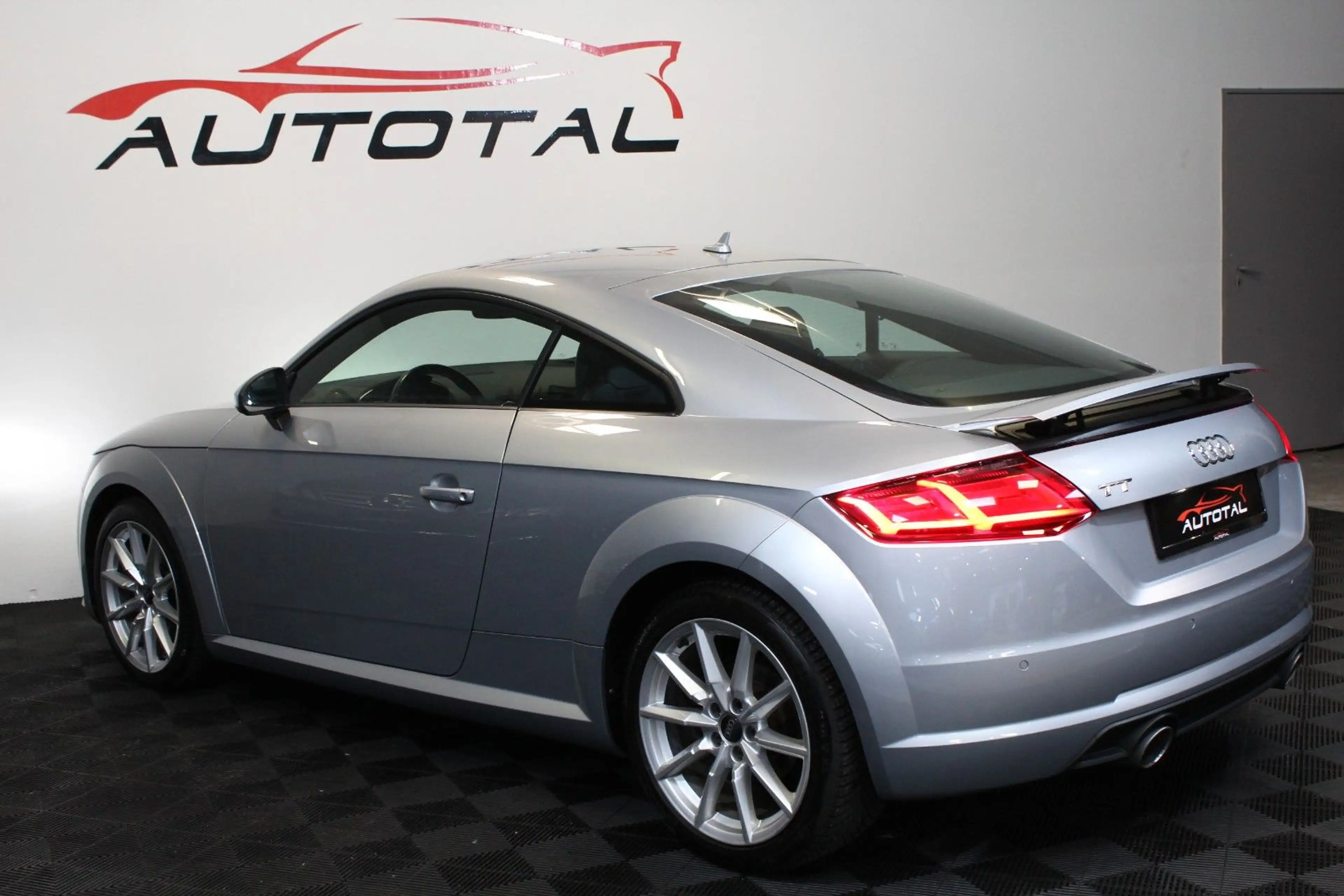 Audi TT Coupe 2.0 TDI ultra*Xenon*PDC*Virtual*Alcant. — photo 16