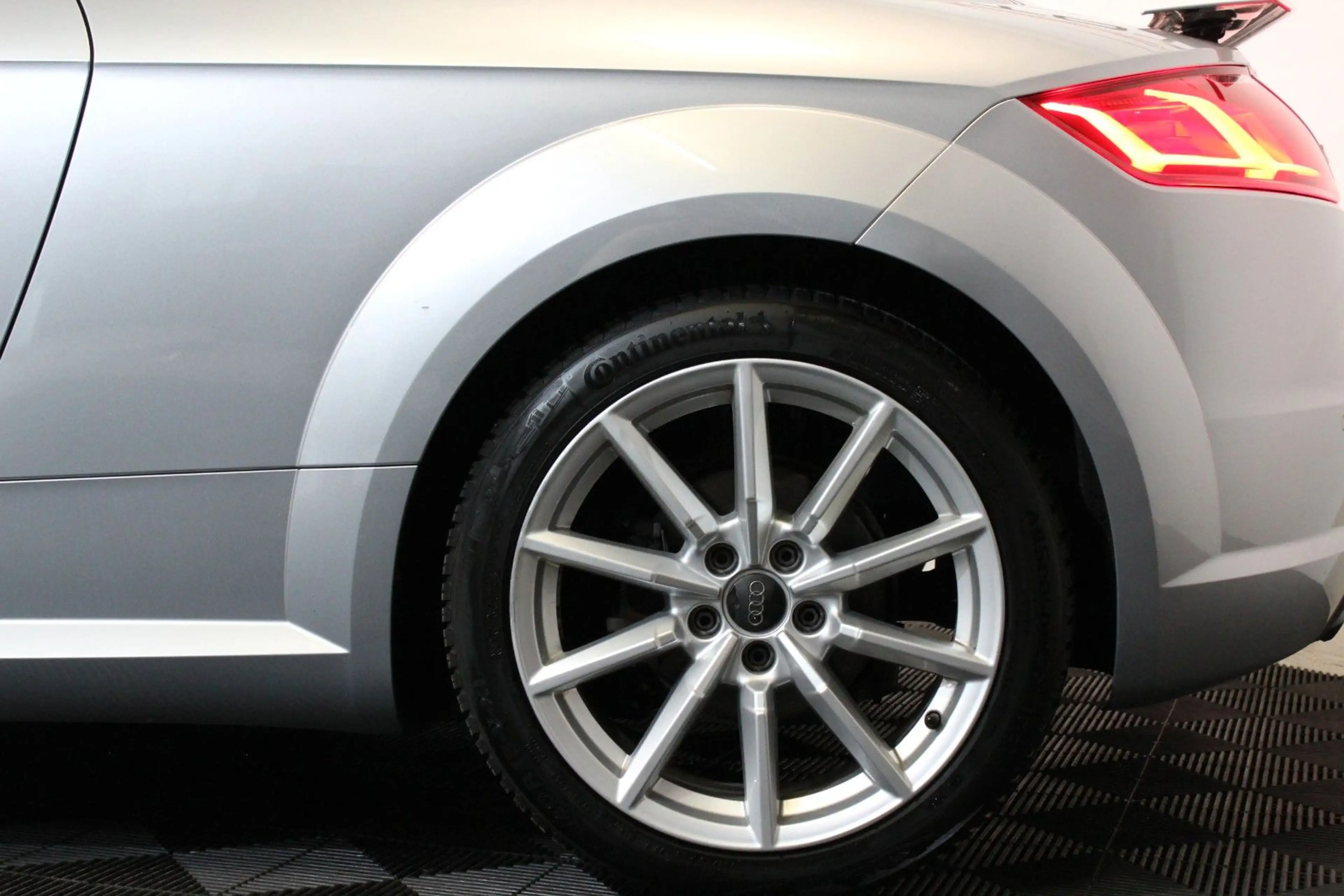 Audi TT Coupe 2.0 TDI ultra*Xenon*PDC*Virtual*Alcant. — photo 19