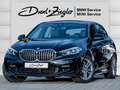 BMW 120 i DKG M-Sport TravelPak ACC GSD KoZg H&K DAB Zwart - thumbnail 1