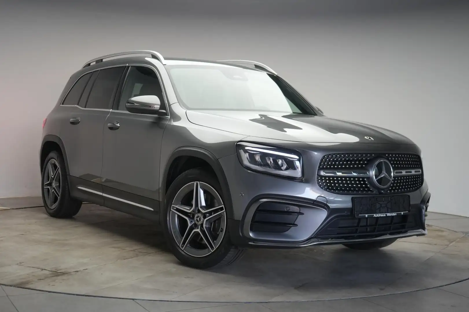 Mercedes-Benz GLB 220 d 4Matic 8G-DCT AMG Temp/Kamera/Lane/Sid Grau - 1