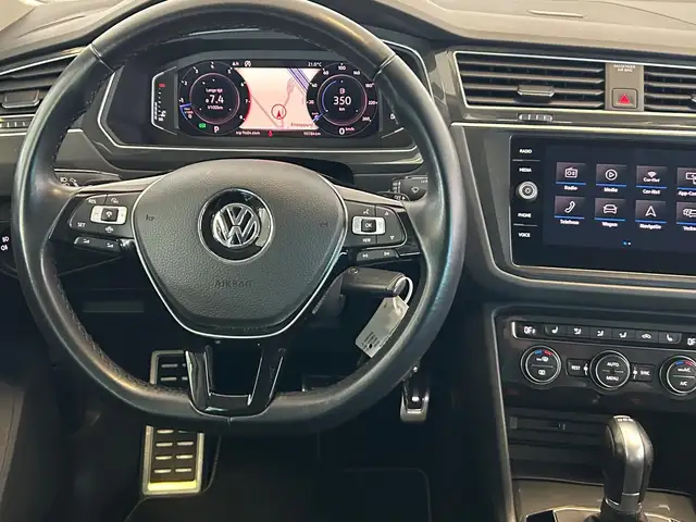 Volkswagen Tiguan view 3