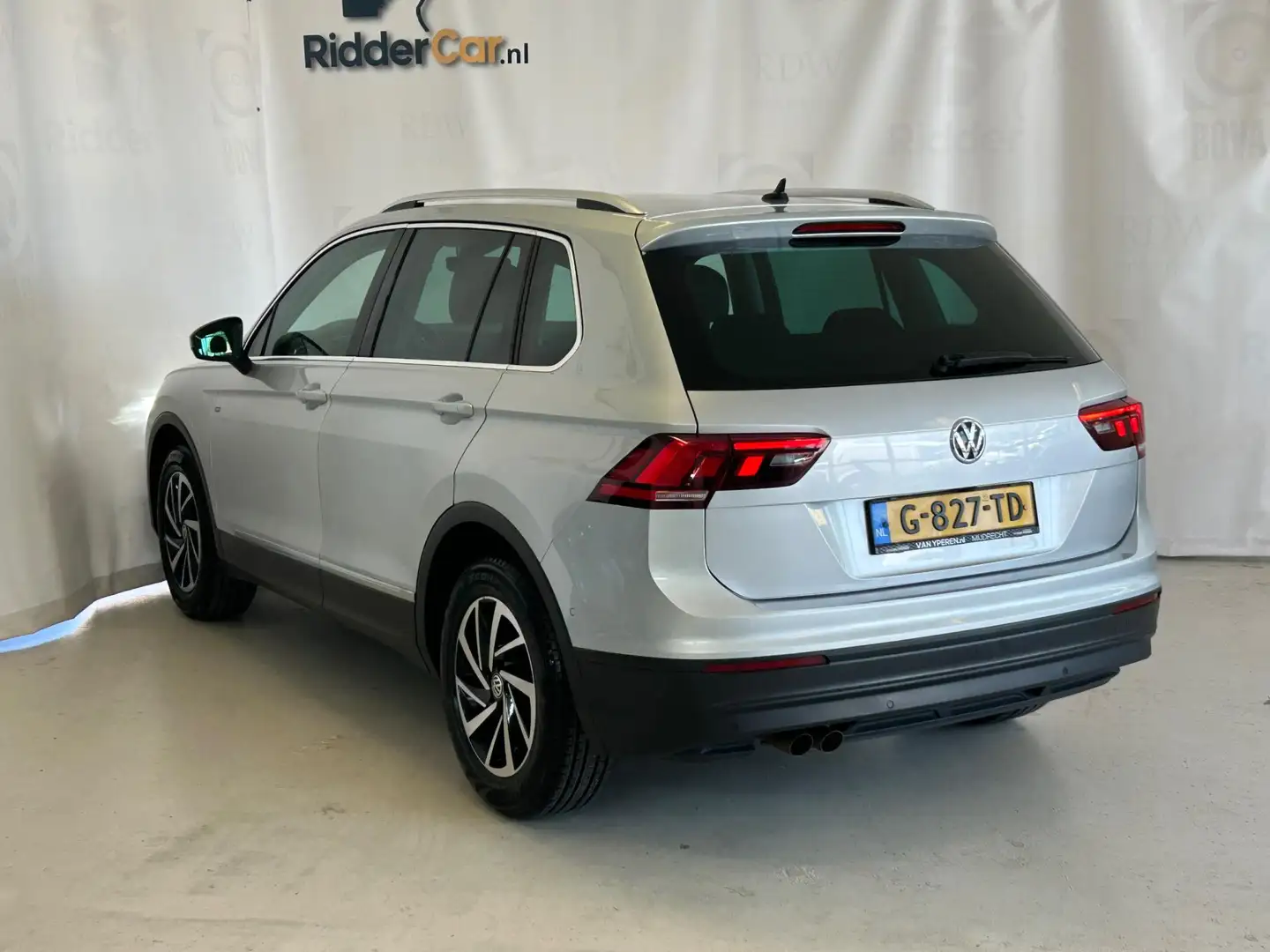 Volkswagen Tiguan 1.5 TSI ACT Highline Business R|GARANTIE|AUTOMAAT| Grijs - 2