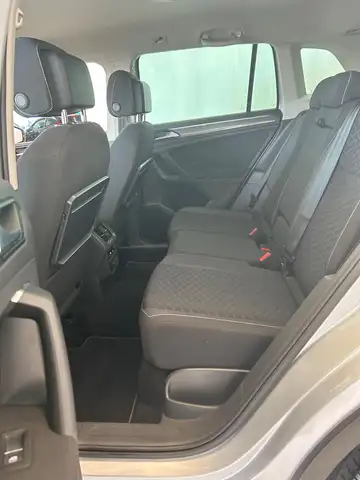 Volkswagen Tiguan view 11