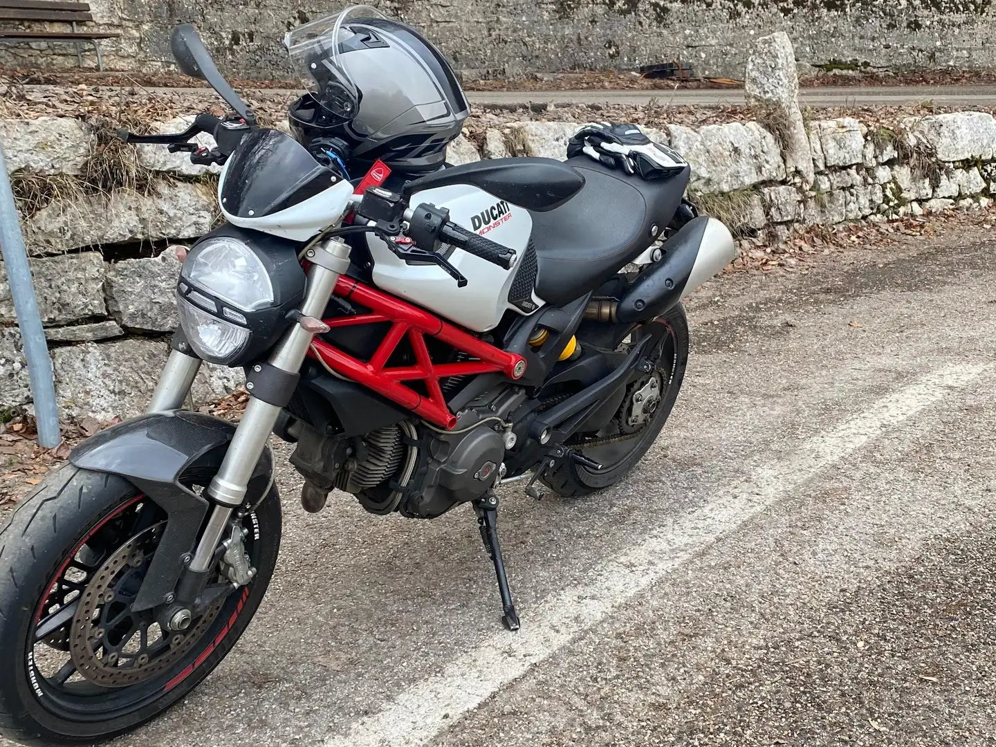 Ducati Monster 796 depotenziata a libretto per patente A2 White - 1