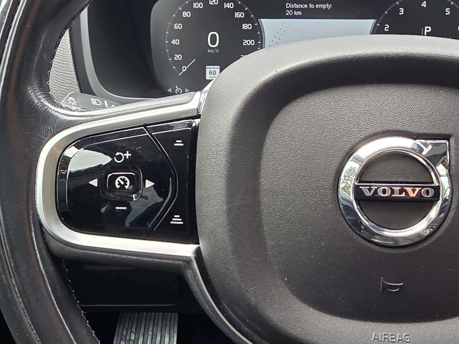 2017 Volvo XC90 AWD 5dr T6 Momentum 7-Passenger, Accident Free thumb 41