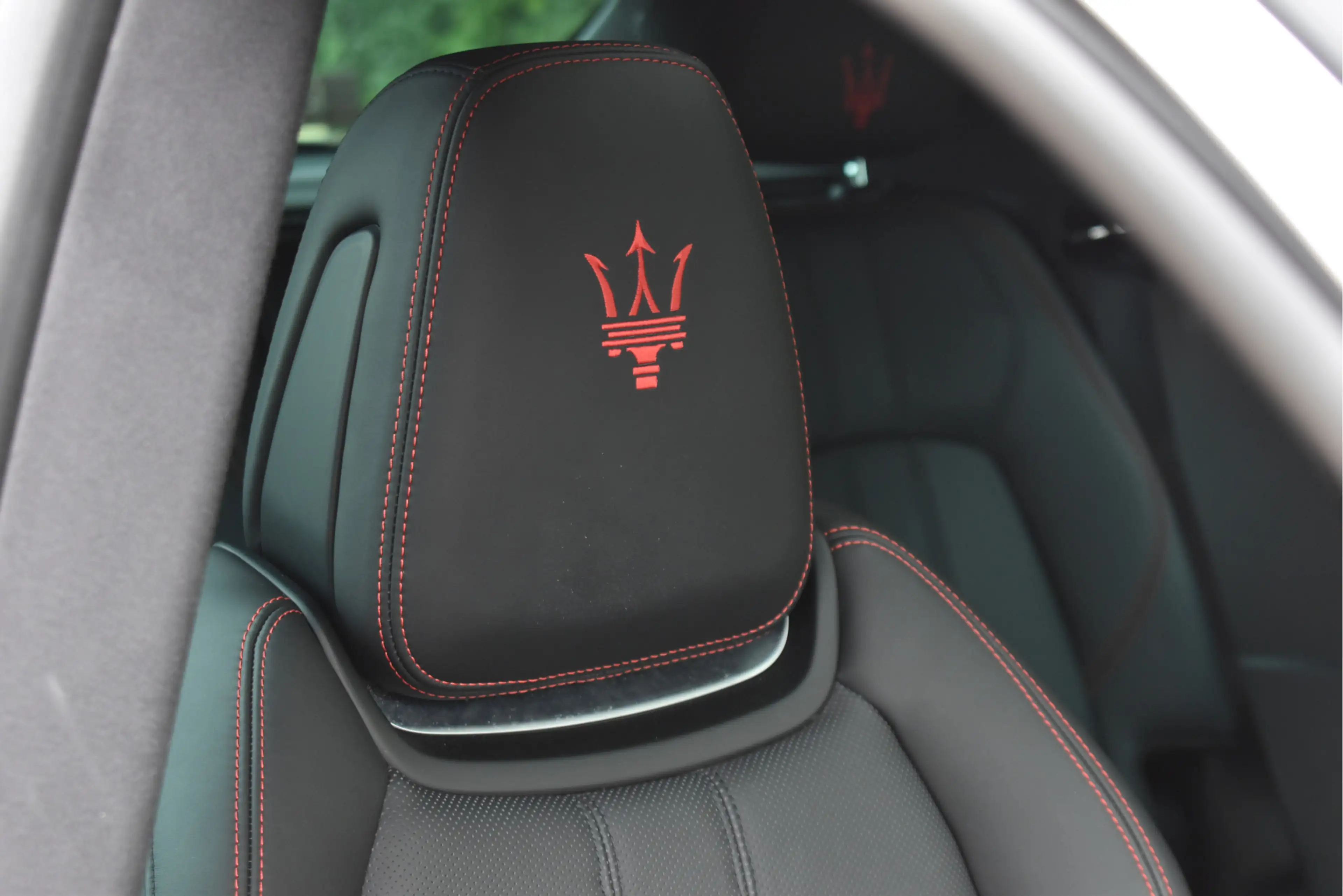 Maserati Levante 3.0 V6 AWD GranSport 350 pk Driver Ass.Pack 2 | NL — photo 15