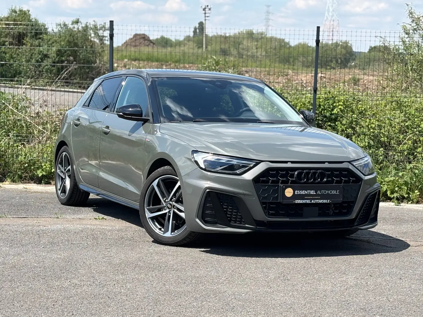 Audi A1 Sportback 30 TFSI S line / Black Pack / LED / Gris - 2