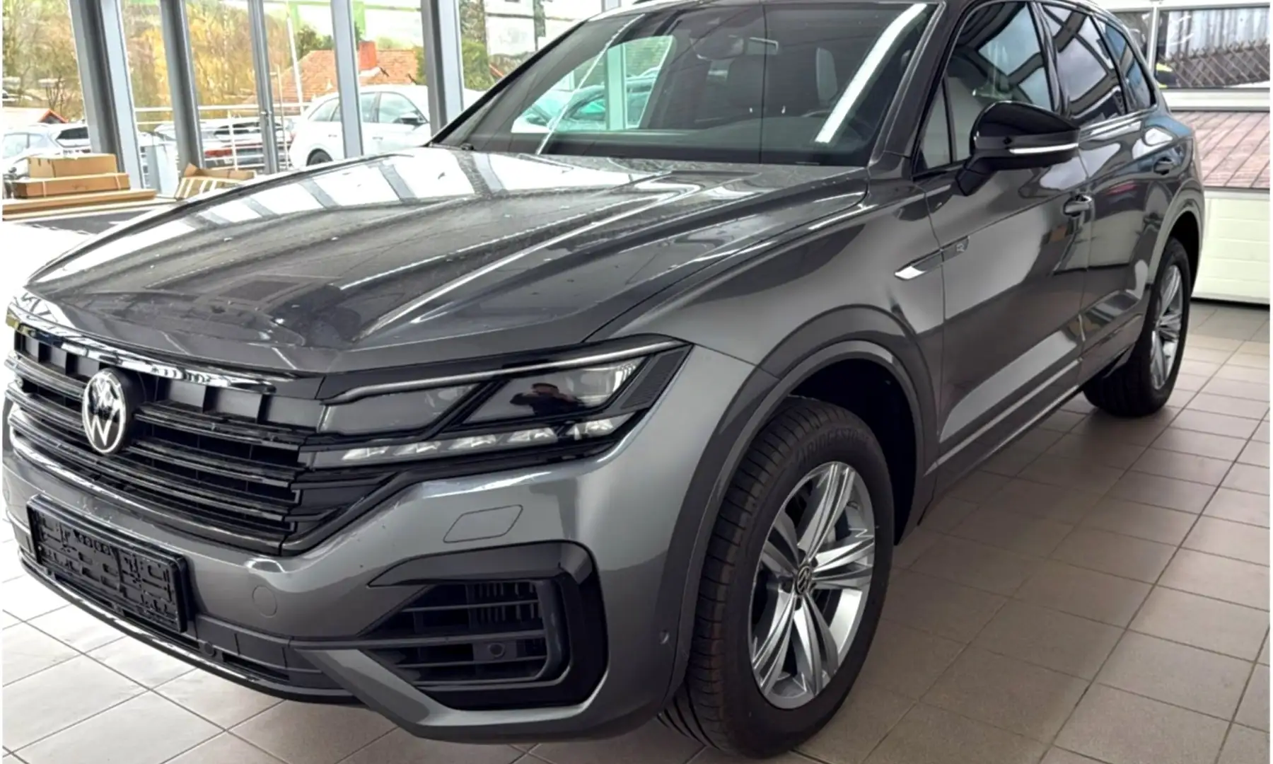 Volkswagen Touareg Touareg 3.0 V6 TSI OPF 4Motion Aut. R-Line Grau - 2
