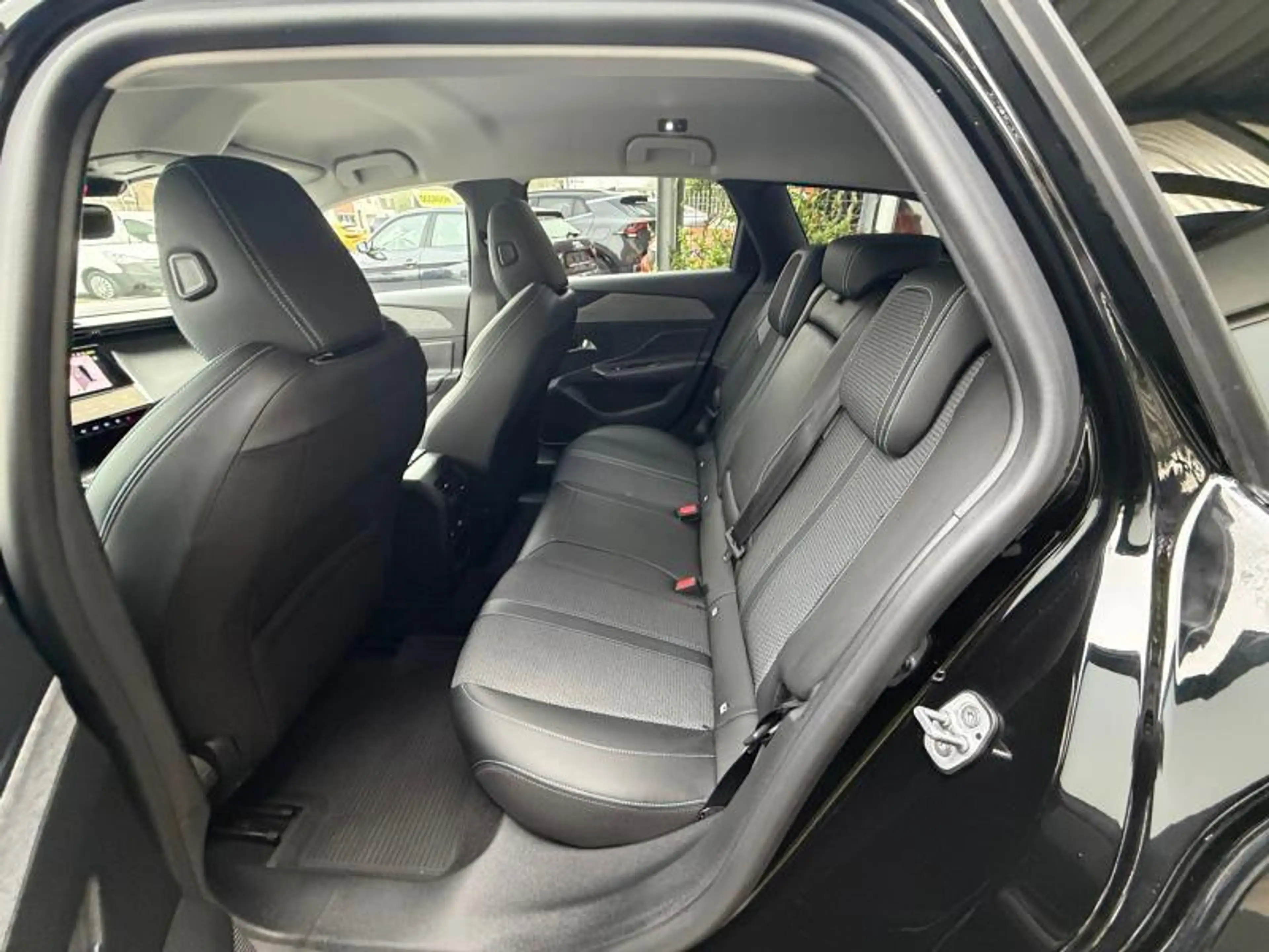 Peugeot 308 1.2 130cv Automatique noir 03/23 19622km Airco — photo 8