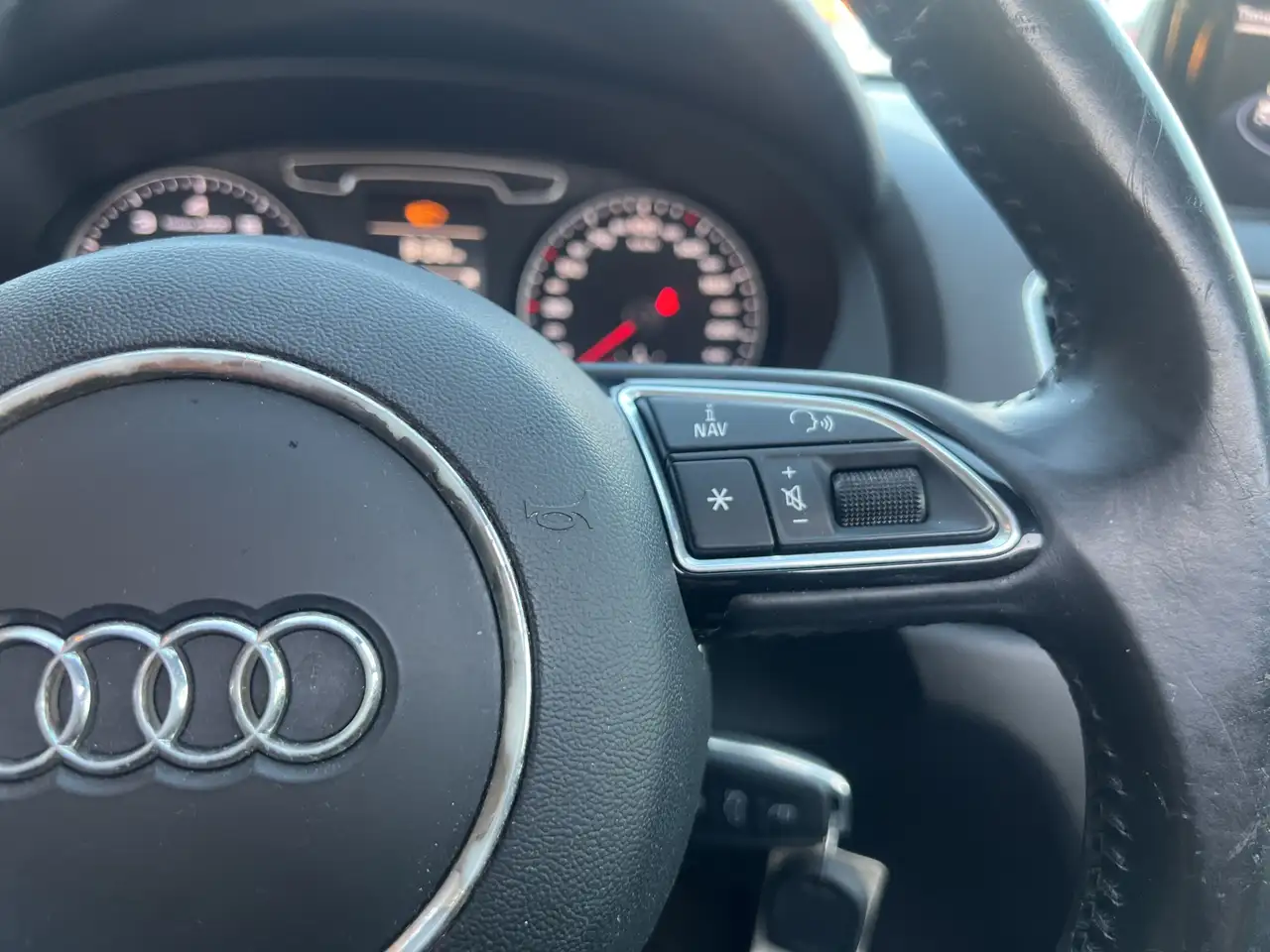 Audi Q3 снимка Audi Q3