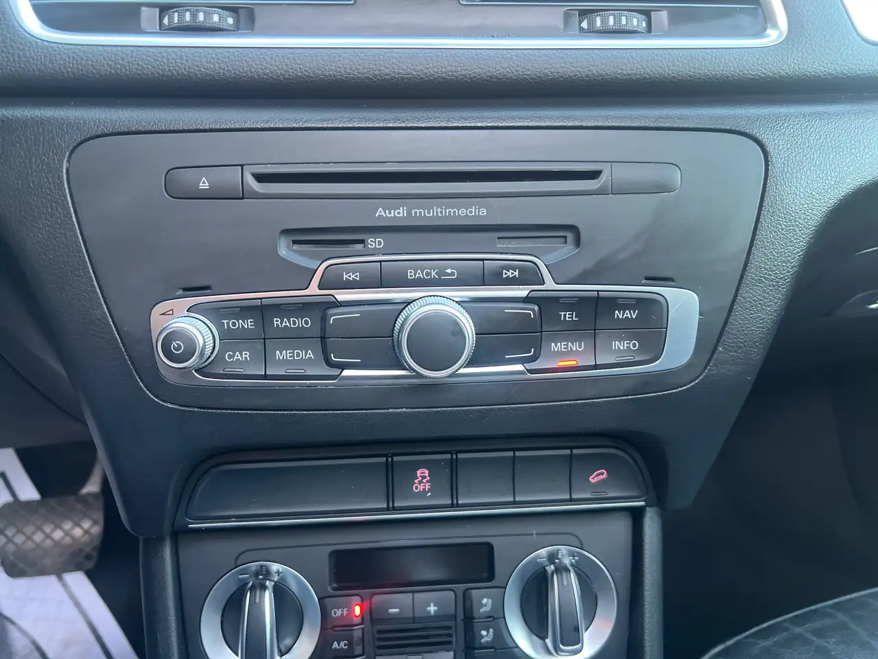 Audi Q3 снимка Audi Q3
