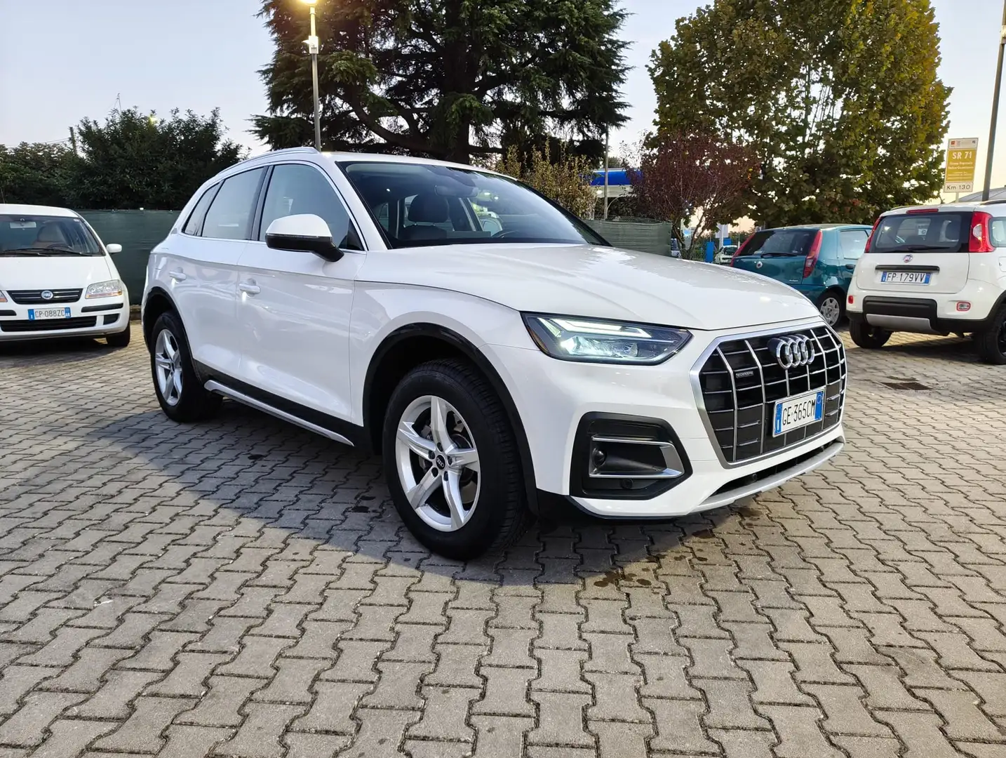 Audi Q5 Q5 40 2.0 tdi mhev Business Adv quattro s-tronic Bianco - 1