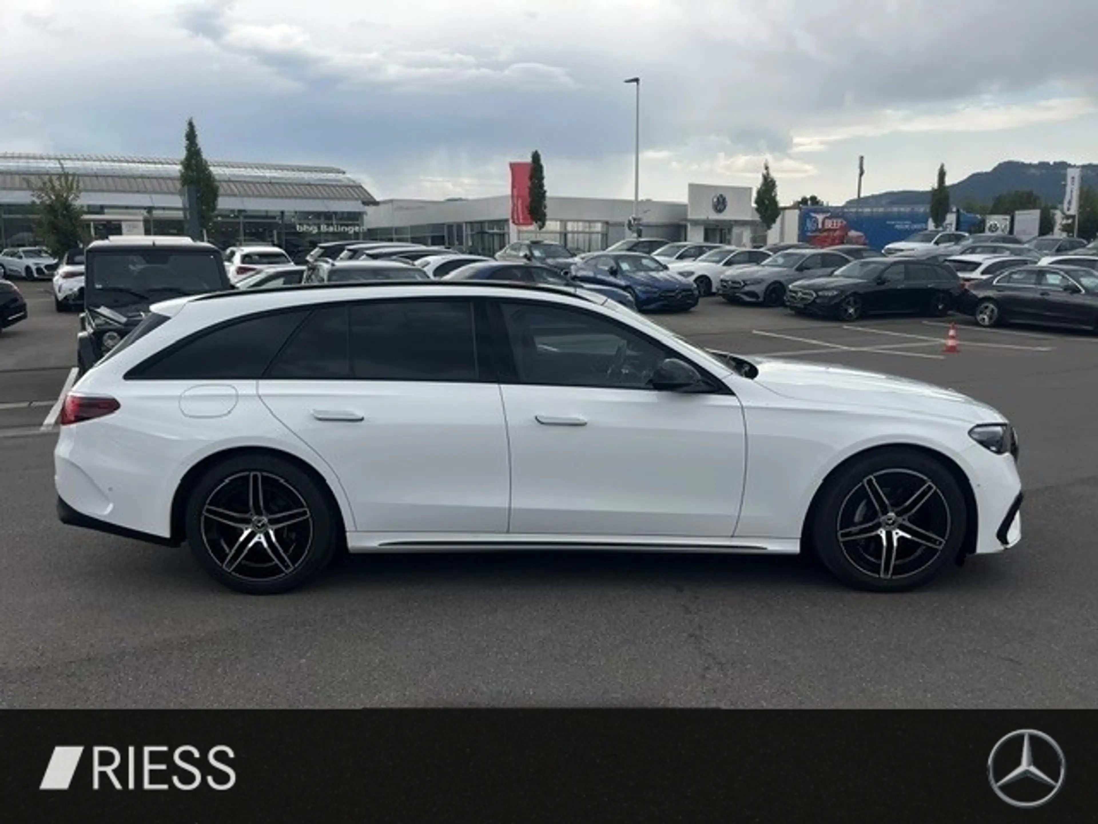 Mercedes-Benz E 300 e T AMG Sport Night Distr Pano AHK 360 19" — photo 9
