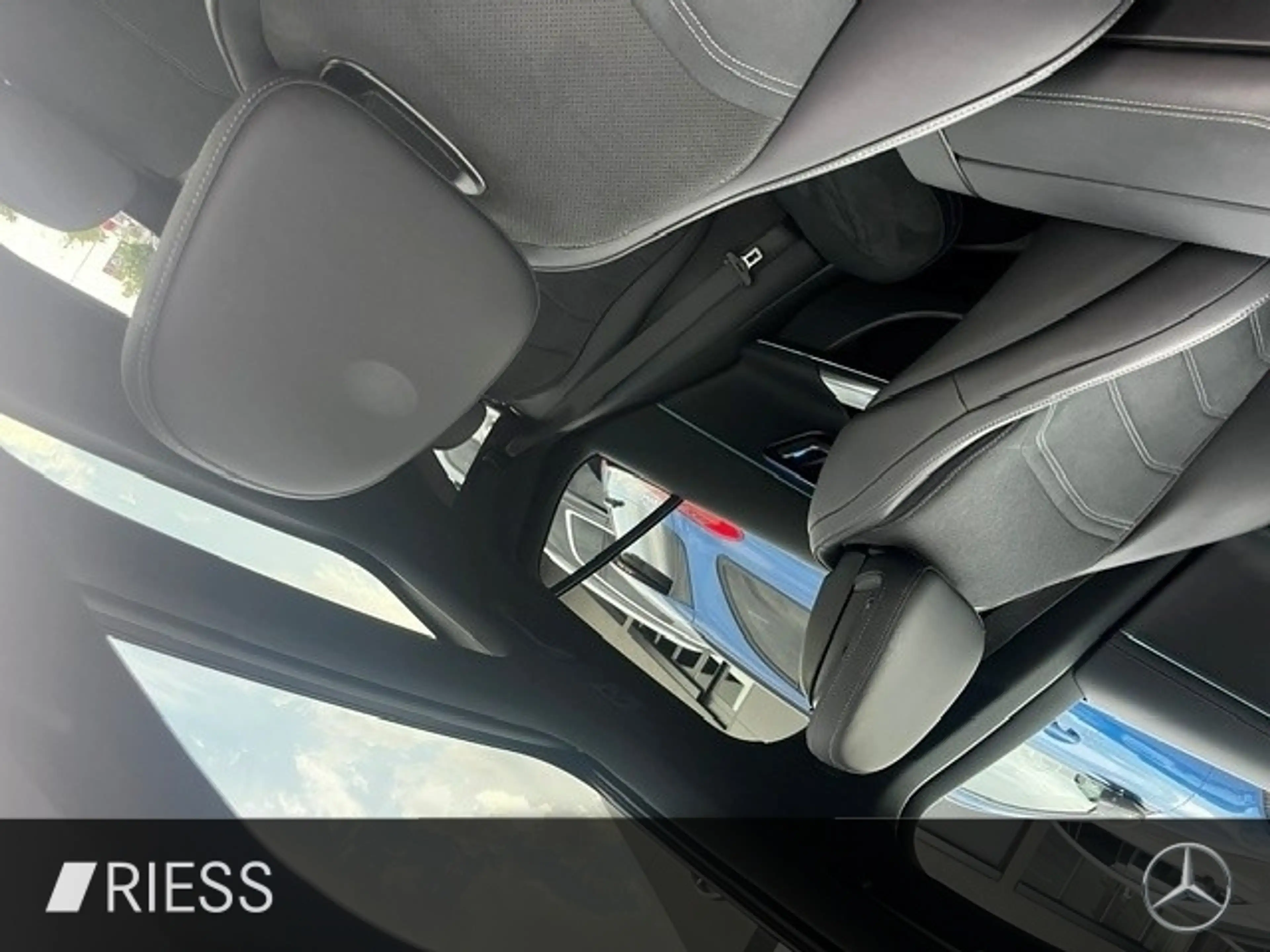 Mercedes-Benz E 300 e T AMG Sport Night Distr Pano AHK 360 19" — photo 11