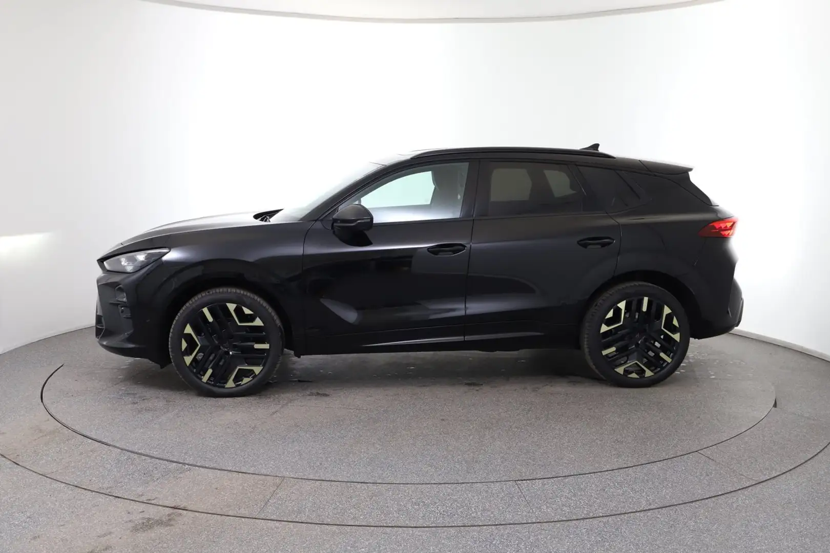 CUPRA Terramar TRIBE 1.5 e-TSI 150 PS DSG Schwarz - 2