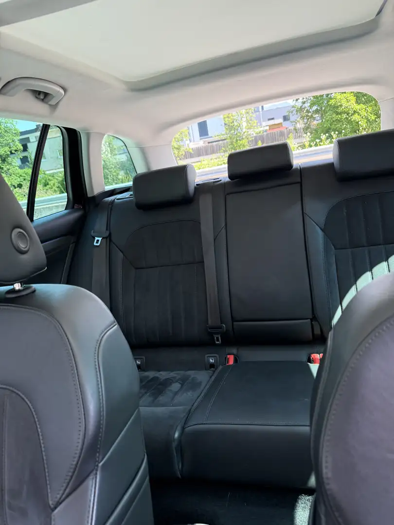 Skoda Superb Kombi 2,0 TDI Laurin Černá - 1