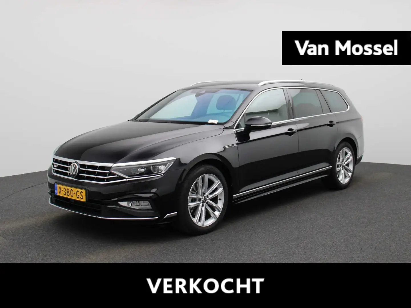 Volkswagen Passat Variant 1.5 TSI R-Line Business + | Groot Navigatie | Stoe Zwart - 1