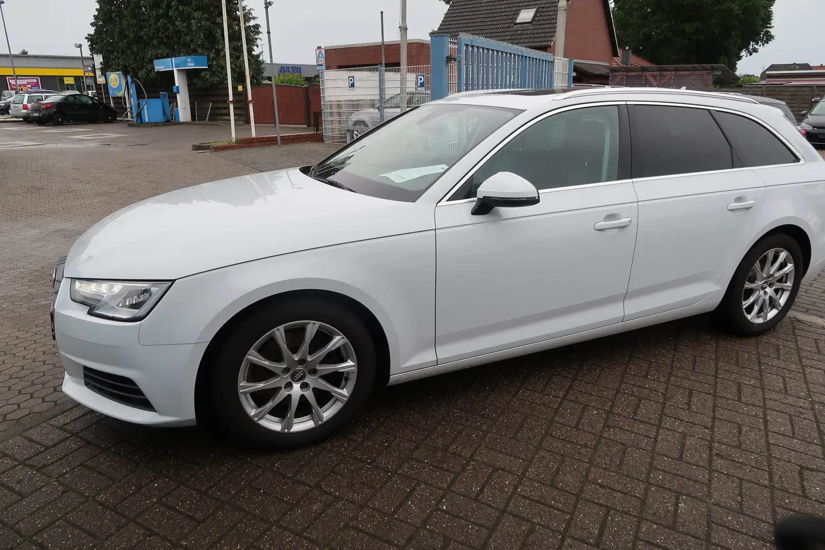 Audi A4 2.0 TDi Navi Klima AHK Blanco - 2