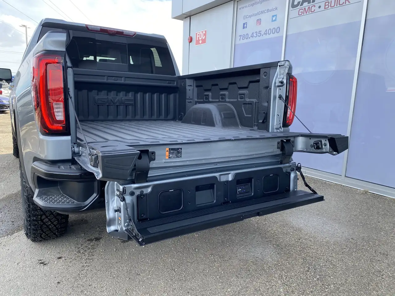 GMC Sierra 1500 снимка GMC Sierra 1500
