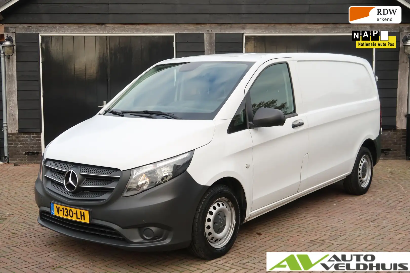 Mercedes-Benz Vito 111 CDI Functional Lang 3 PERS. RIJKLAAR MOOIE BUS - 1
