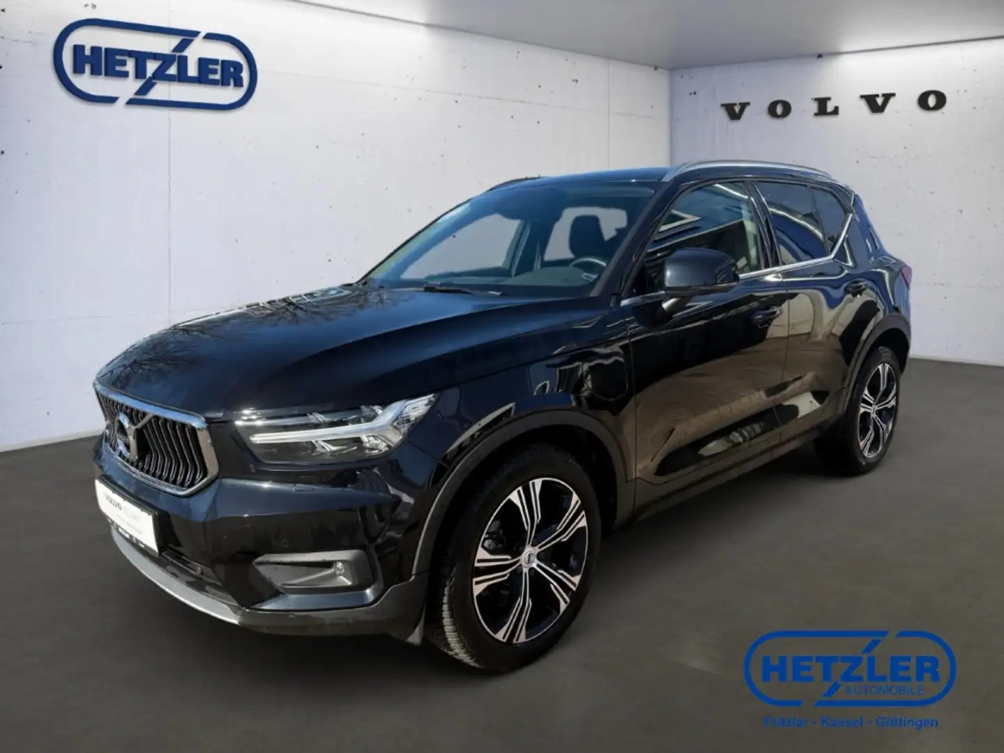 Volvo XC40 Inscription Expression Recharge Plug-In Hybrid 2WD crna - 1