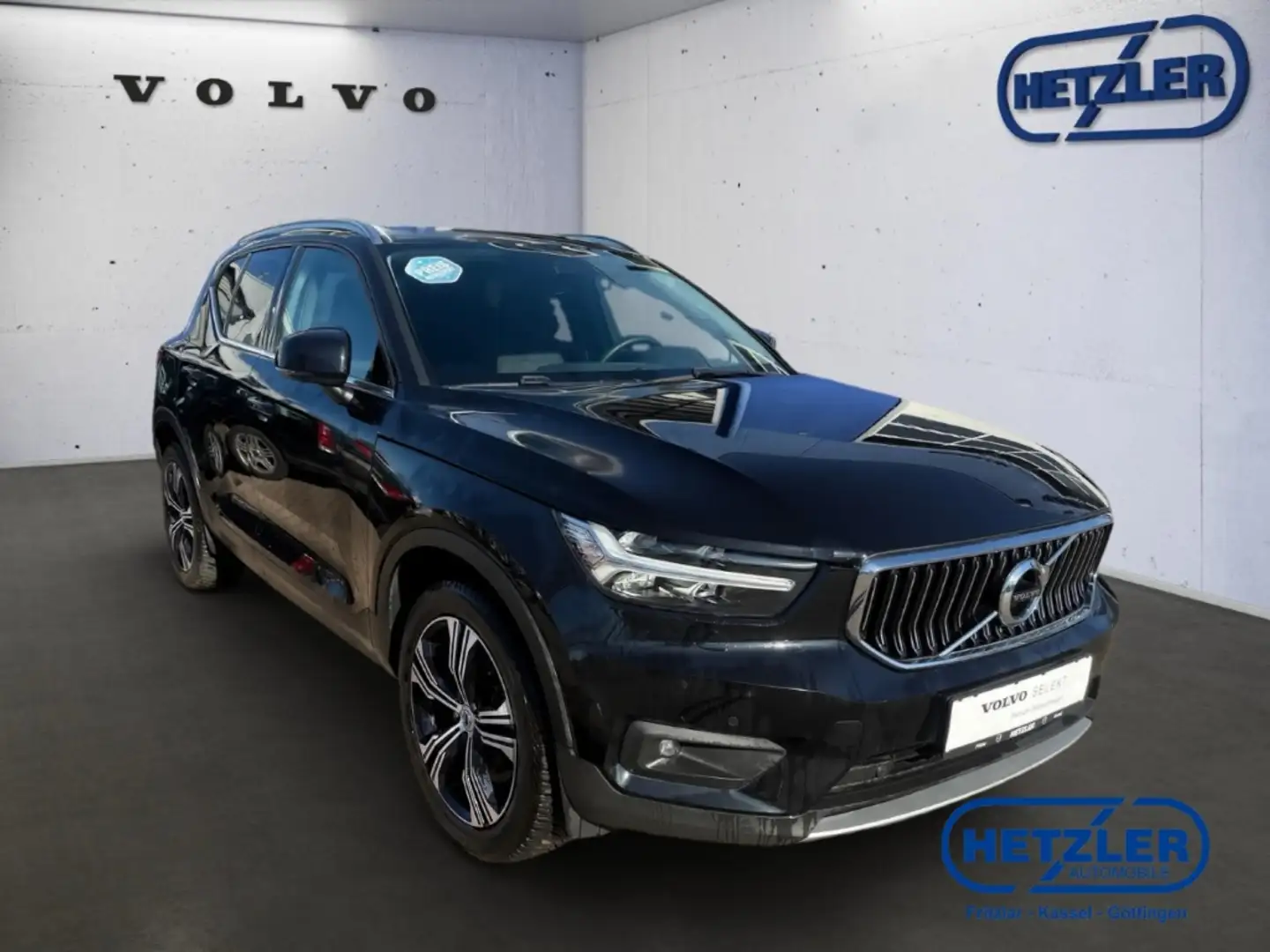 Volvo XC40 Inscription Expression Recharge Plug-In Hybrid 2WD crna - 2