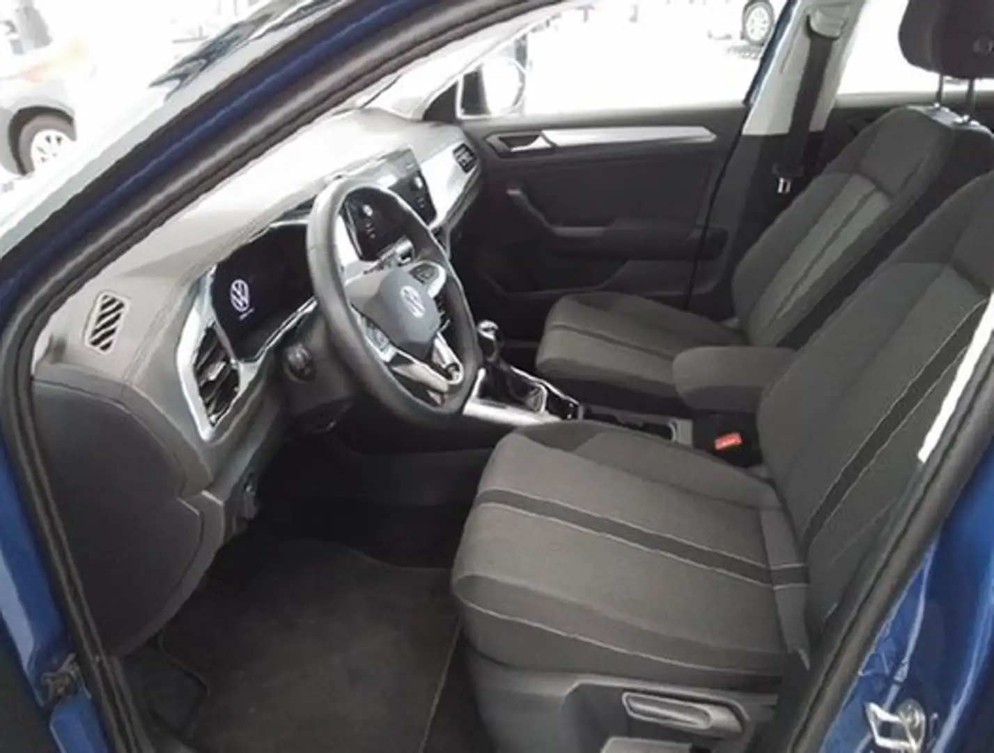 Volkswagen T-Roc 1,5 TSI Life ACC LED Standheizg Navi Parkassist... Blauw - 2