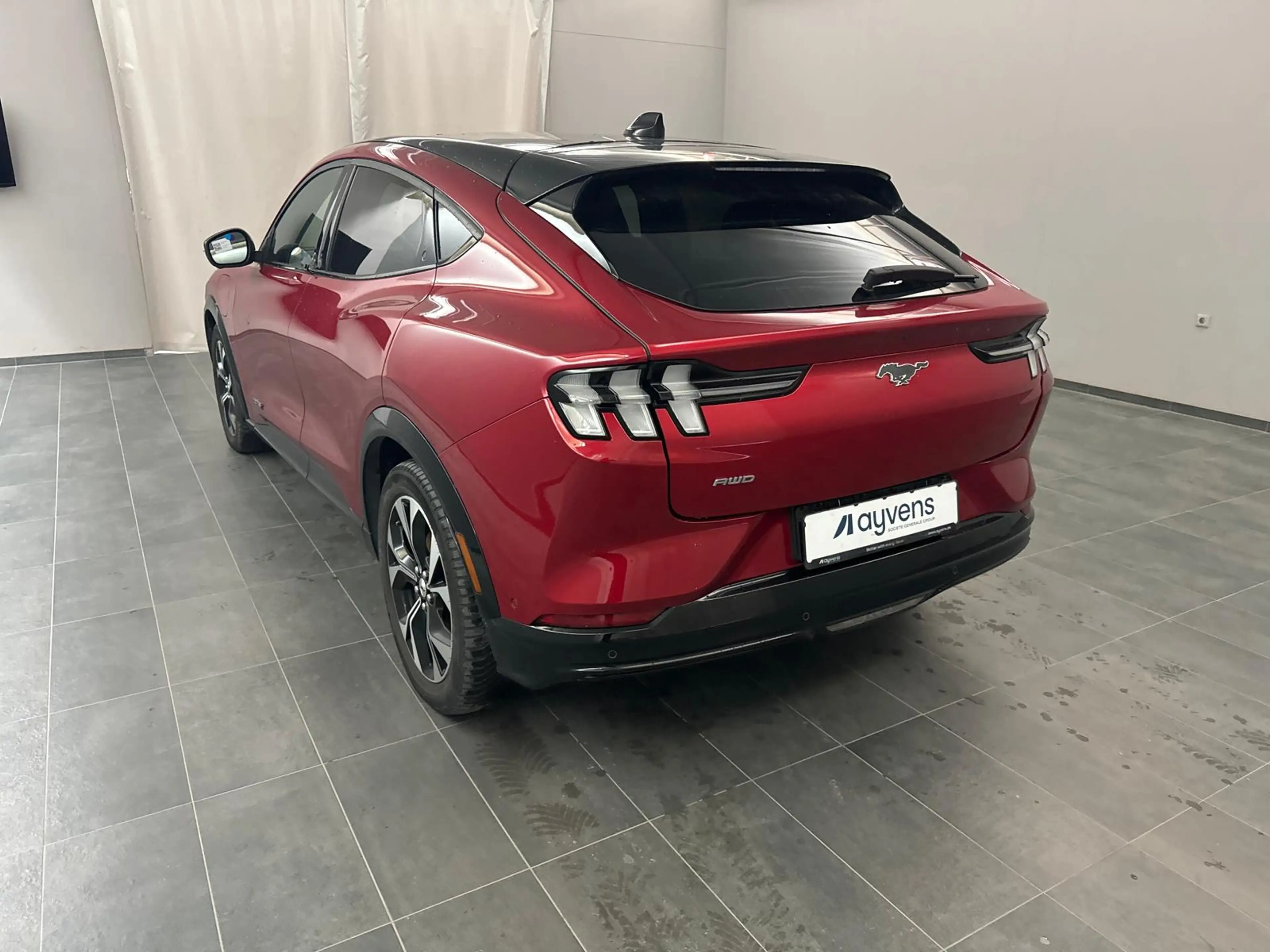 Ford Mustang Mach-E AWD 99kWh AHK+TechPak2+LenkHZ+SHZ — photo 4