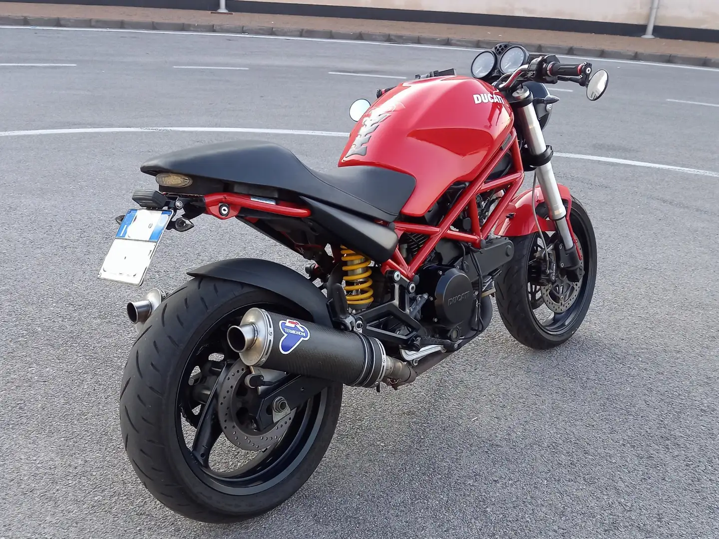 Ducati Monster 695 Rojo - 2