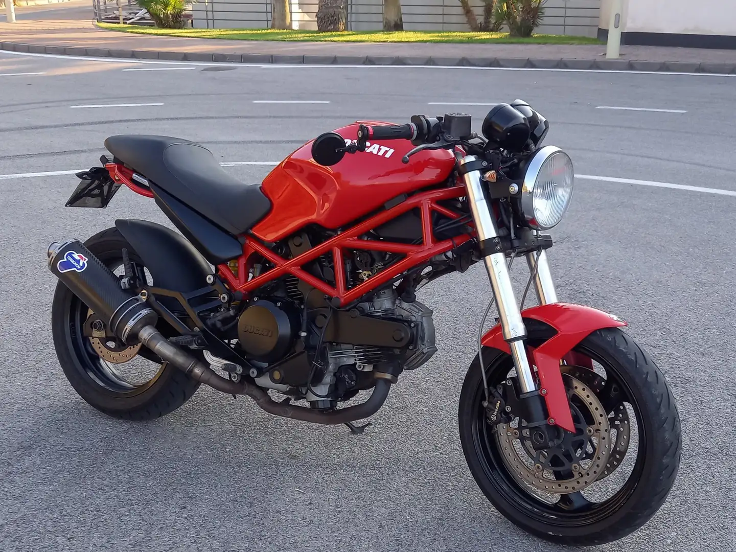 Ducati Monster 695 Rojo - 1