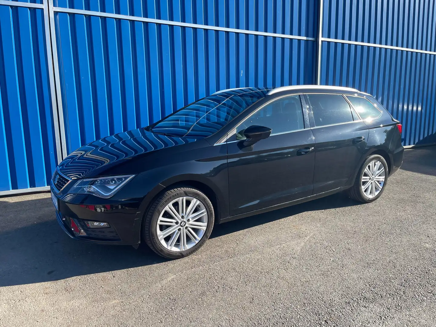 SEAT Leon Xcellence Schwarz - 1