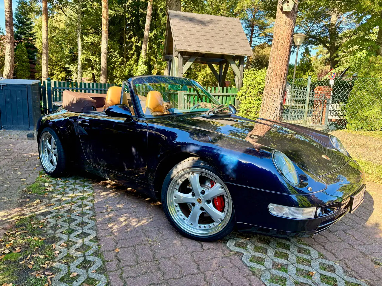 Porsche 993 911 Carrera Cabrio Nachtblau metallic *Liebhaberfahrzeug*, foto 1