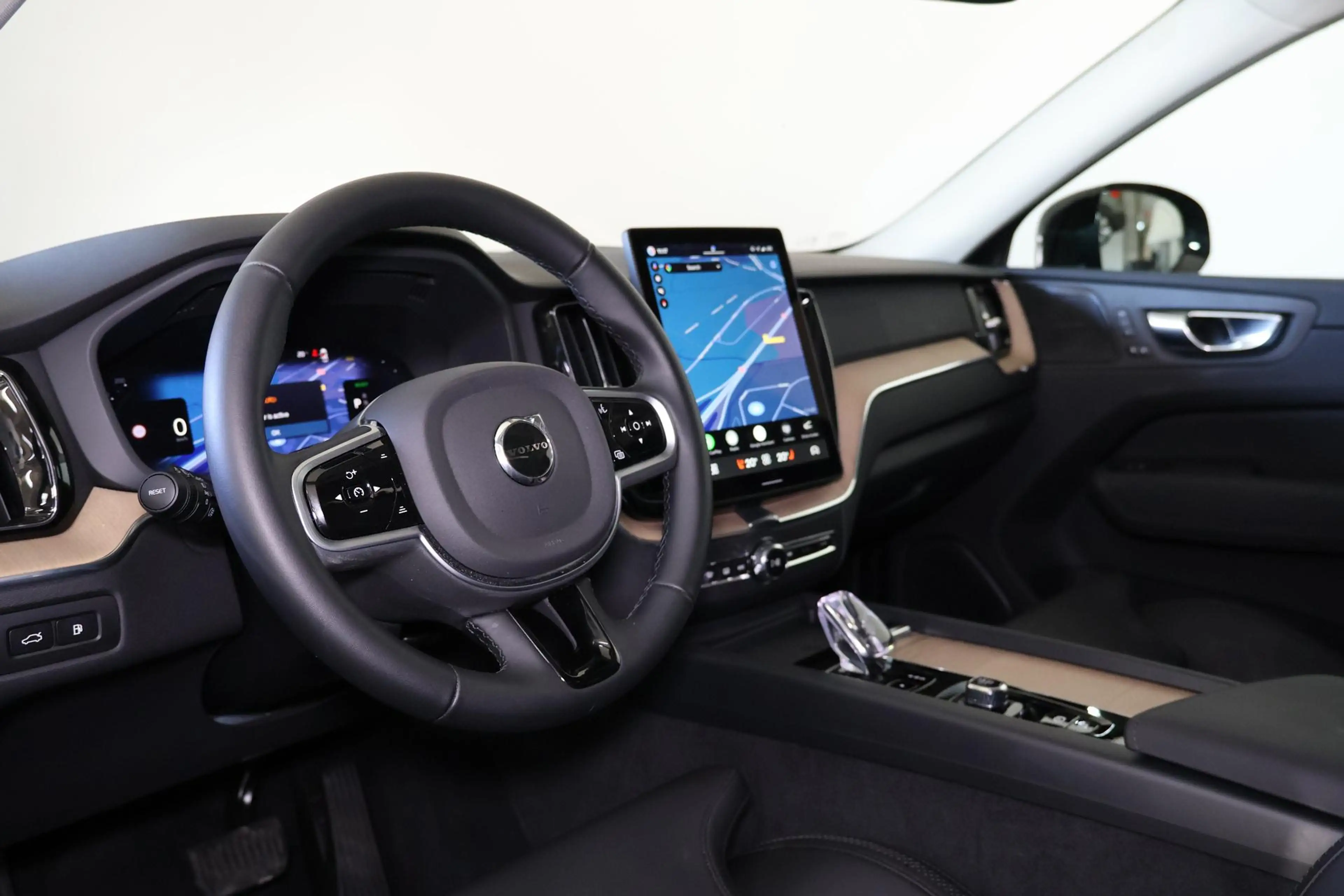 Volvo XC60 T6 Recharge AWD Plus Dark - Panorama/schuifdak - I — photo 14