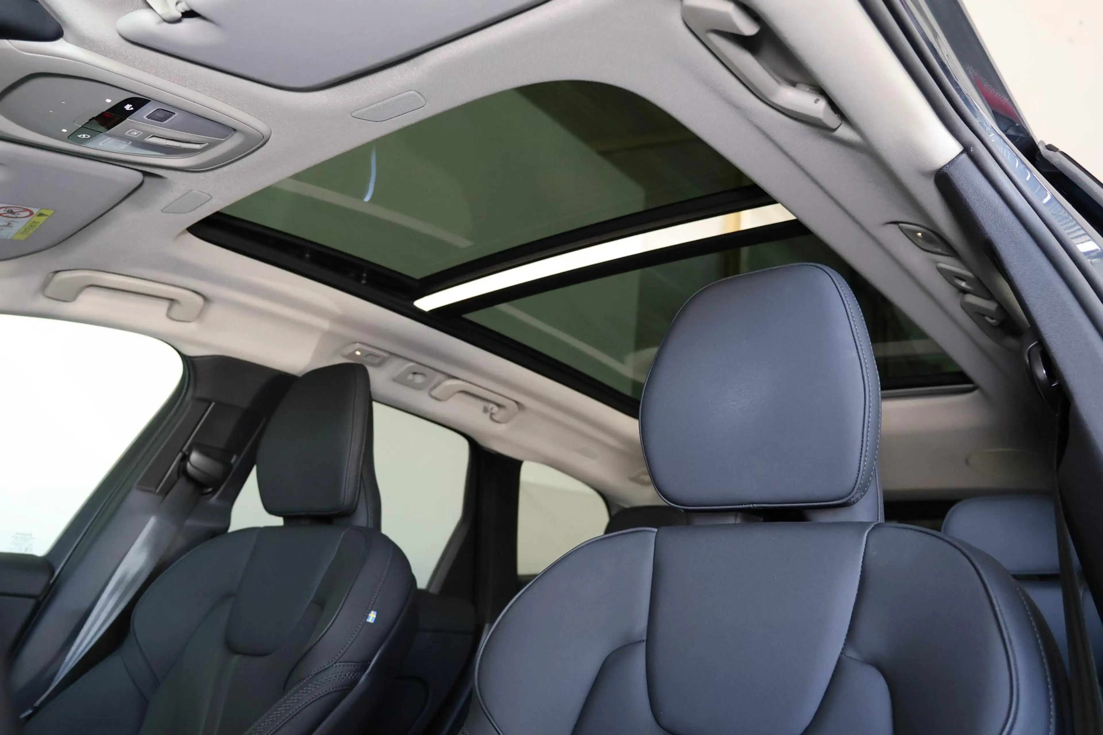 Volvo XC60 T6 Recharge AWD Plus Dark - Panorama/schuifdak - I — photo 6