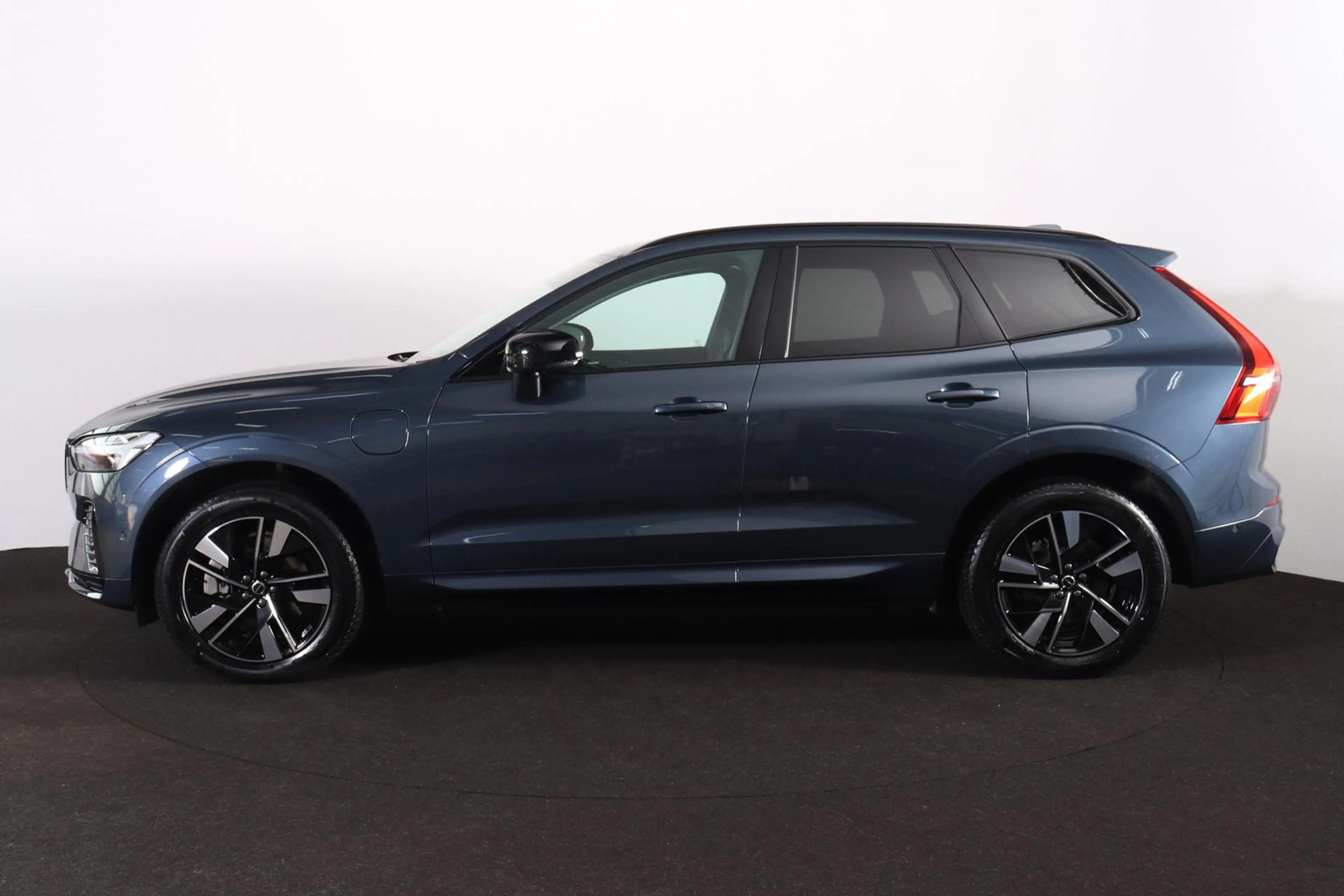 Volvo XC60 T6 Recharge AWD Plus Dark - Panorama/schuifdak - I — photo 3