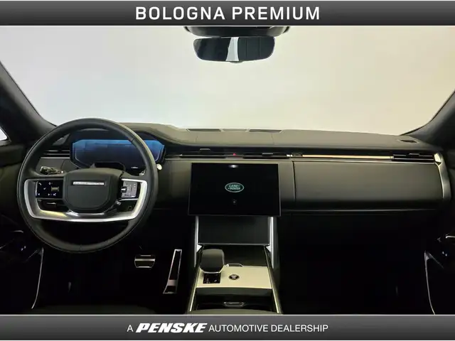 Land Rover Range Rover view 4
