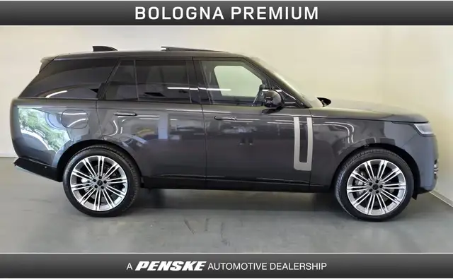Land Rover Range Rover view 6
