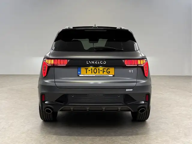 Lynk & Co 01 view 9