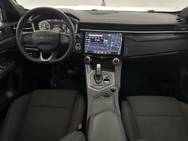 Lynk & Co 01 view 2