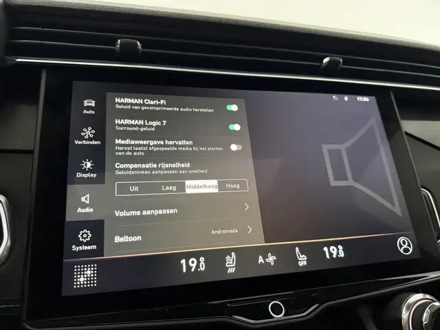 Lynk & Co 01 view 25
