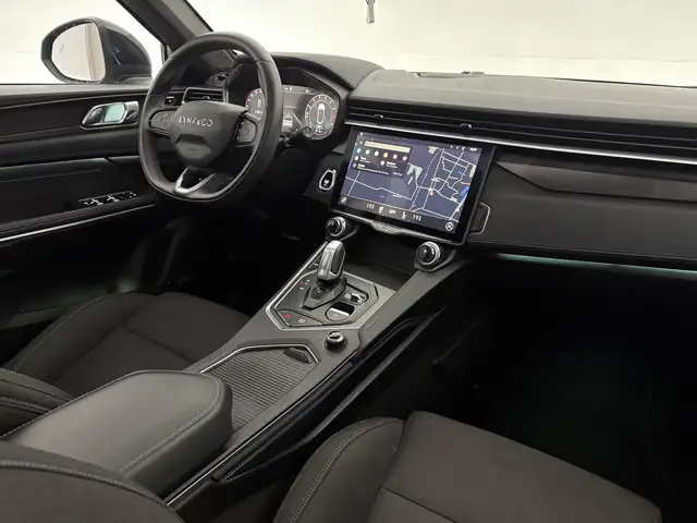 Lynk & Co 01 view 13