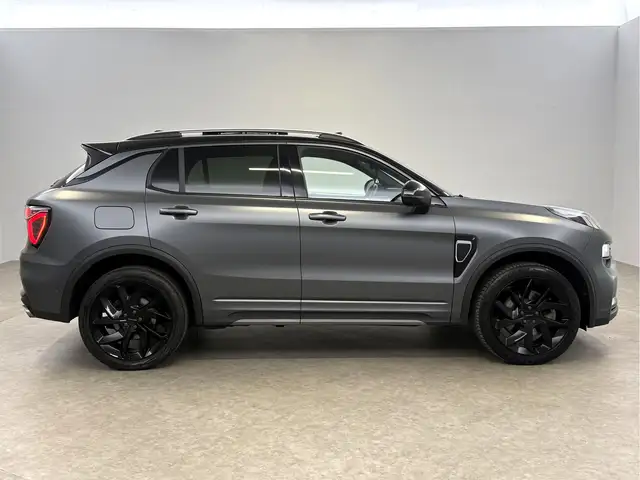 Lynk & Co 01 view 10