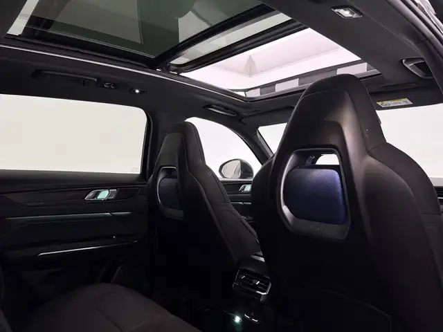 Lynk & Co 01 view 19