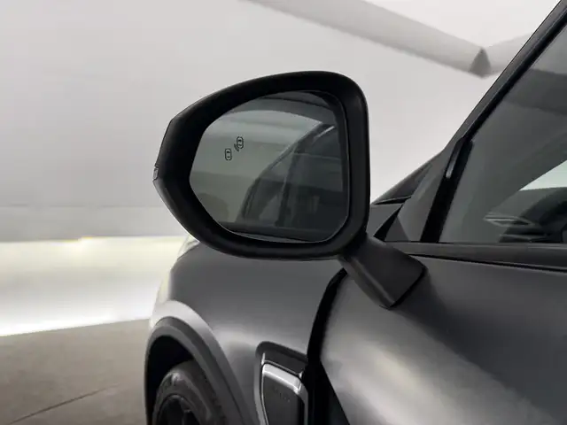 Lynk & Co 01 view 30